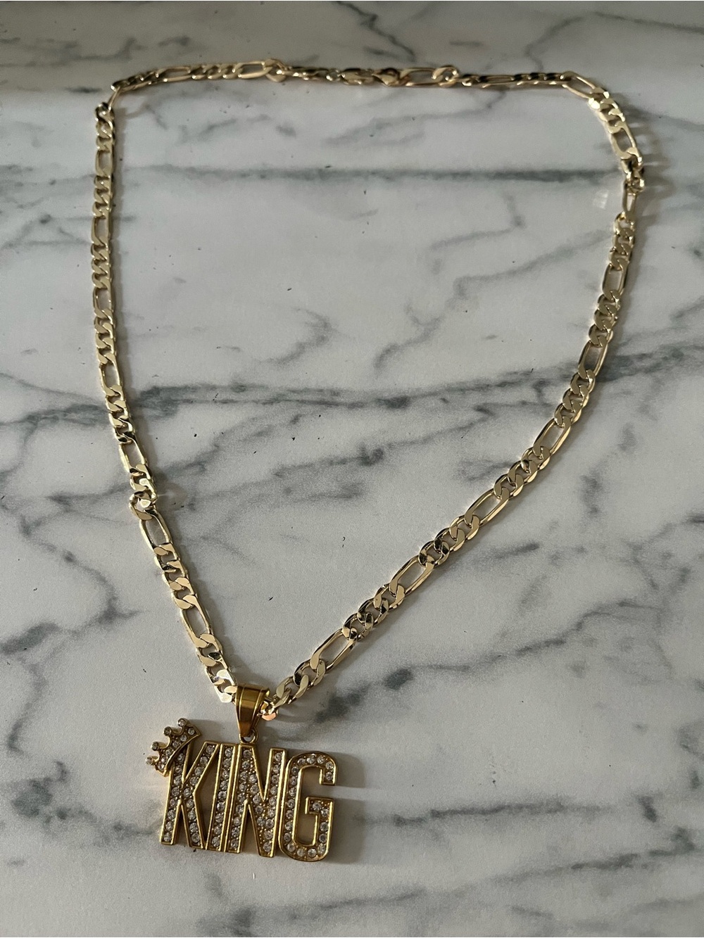 Figaro Gold Chain ‘ KING' Pendant